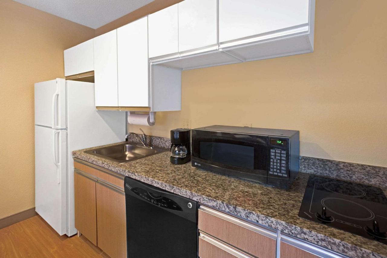 Mainstay Suites Detroit Farmington Hills Exterior foto